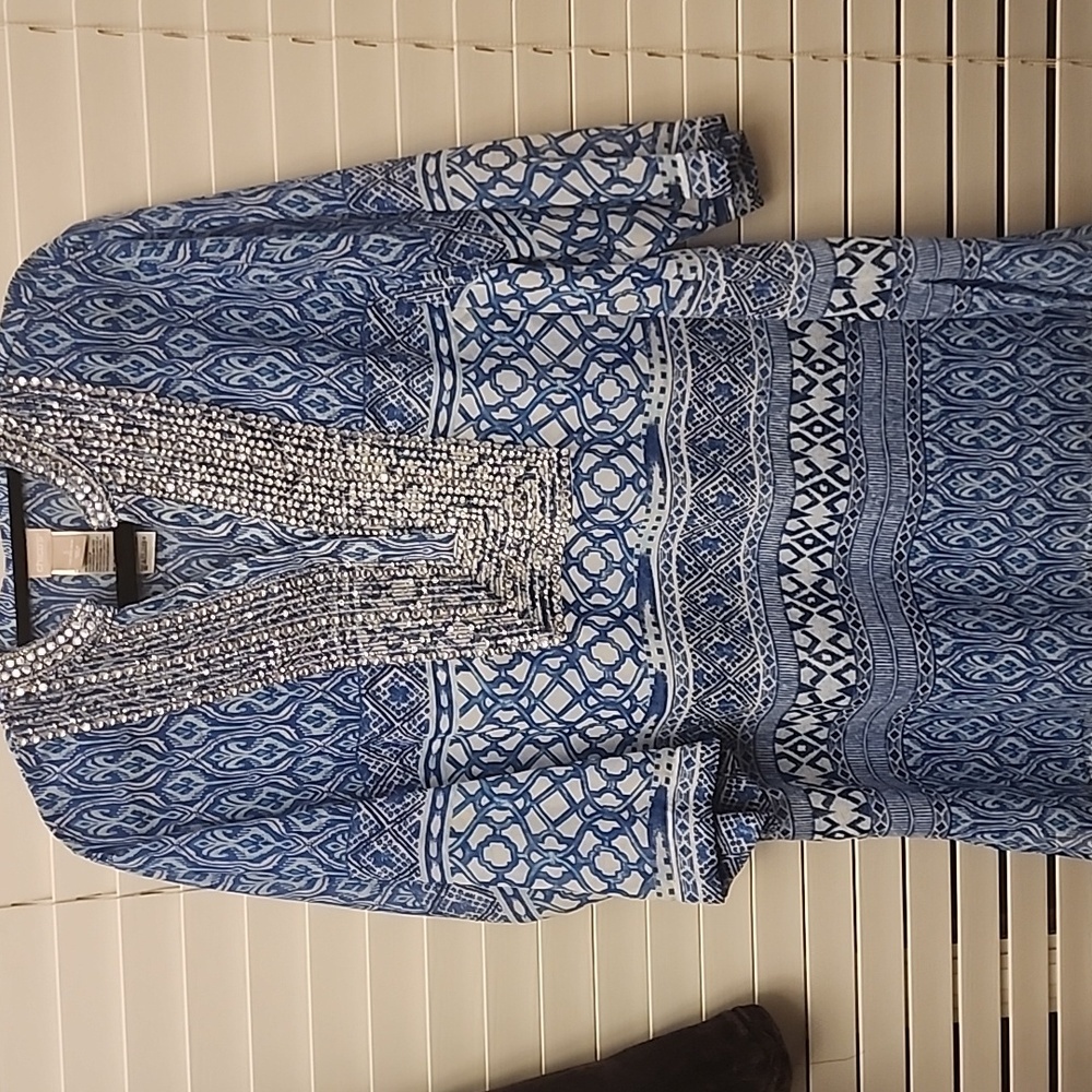 Chico’s Blue Embellished pullover tunic sz 3(16-18)
